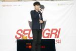 Gelar Fan-signing, Seungri Bigbang Tebar Senyuman