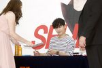 Gelar Fan-signing, Seungri Bigbang Tebar Senyuman