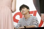 Gelar Fan-signing, Seungri Bigbang Tebar Senyuman