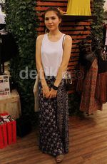 Olivia Jensen Eksis Berkalung Emas