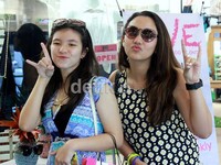 Aku suka make-up, tapi aku jarang pakai make-up. Aku sebenernya bisa make-up biasa-biasa aja. Paling kalau buat make-up, kalau mau pergi ke acara-acara, ujarnya. Asep/detikHOT.