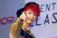 L.Joe eksis dengan rambut merahnya. TenAsia/Gue Hye-jung.