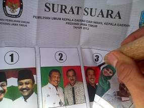 Suara Jempol di Dolly Ungguli KarSa