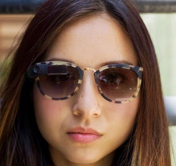     Gadis yang memang berparas menawan ini berusia 26 tahun dan berkebangsaan Inggris. (kredit foto: google)
