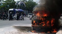Kebakaran itu berawal ketika mobil yang telah selesai mengisi BBM itu hendak berlalu. Saat mesin dinyalakan, mendadak keluar api dari bagian belakang mobil. Begitu mengetahui api membesar, petugas langsung mendorong mobil itu keluar SPBU.