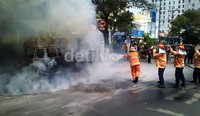 Petugas pemadam kebakaran berhasil memadamkan api.