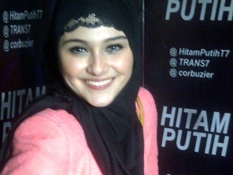 Zee Zee Shahab Berhijab, Prabu Revolusi Seperti Lihat Bidadari Surga
