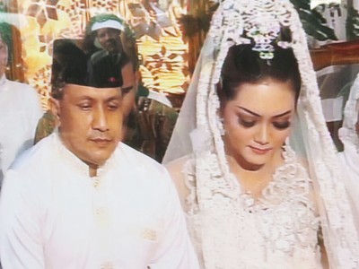 Suasana Pernikahan Bella Saphira dan Mayor Jenderal Agus