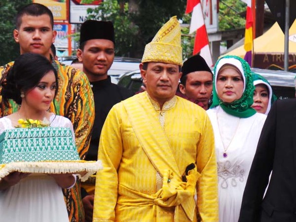 Meriahnya Pernikahan Bella dan Mayor Jenderal Agus