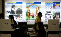 Namun, rencana pemerintah menggenjot pajak sektor properti pada 2014 dinilai cukup memberatkan bisnis properti. Pandangan tersebut disampaikan oleh konsultan properti Jones Lang LaSalle (JLL) Anton Sitorus, pengamat Properti Ali Tranghanda, serta Ketua Umum DPP Real Estat Indonesia (REI) Setyo Maharso.