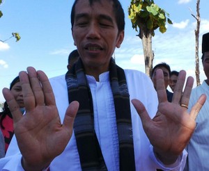Sebelum Pidato di Lebaran Betawi, Jokowi Berpantun