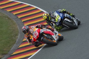 Rossi Tak Pernah Lihat Rookie seperti Marquez