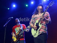 Alunan blues kental yang dimaimkam Gugun Cs, ditambah suasana dingin Istora Senayan, menambah intim suasana. Syaifullah Asep/DetikHot     