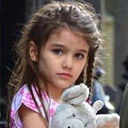 Oh No! Suri Cruise Patah Tulang Lengan