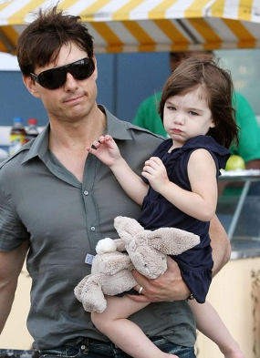 Oh No! Suri Cruise Patah Tulang Lengan