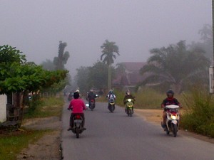 Pagi Ini, Pekanbaru Diselimuti Asap Pekat