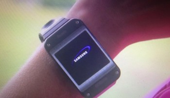 Dari foto yang didapatkan Venture Beat, bentuk jam tangan pintar ini memiliki layar dengan diagonal 3 inch. Bentuknya praktis seperti jam tangan kebanyakan. (Kredit foto: Venture Beat)