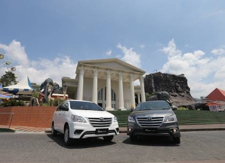 Menjelajahi Malang dengan Kijang Innova Dual Airbag