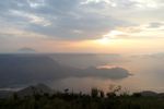 Sunrise Menggoda di Danau Toba