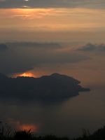 Sunrise Menggoda di Danau Toba