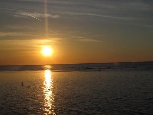 Pantai Pasir Putih Situbondo, Sunsetnya Cantik!