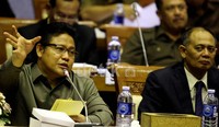 Rapat kerja tersebut dimulai pukul 11.00 WIB.