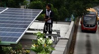 Teknologi tenaga surya ini bisa mengurangi 80 persen konsumsi listrik di halte.