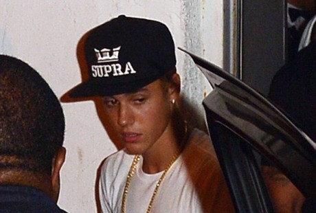 Diserang di Klub Malam, Kalung Emas Rp 450 Juta Justin Bieber Hilang