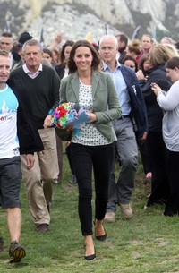 Selama acara, Kate Middleton terlihat sumringah dengan seyuman manisnya yang khas. Paul Lewis/Getty Images.     