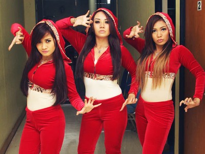 Trio Macan Makin Ngejreng