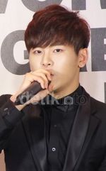 Keakraban Infinite di Jumpa Pers Jakarta