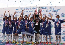 Tampil sebagai juara Aqua DNC 2013 adalah SSB Putra Tugu Muda, Semarang, Jawa Tengah. Di final pada 2 Juni lalu di Jakarta, mereka mengalahkan SSB Saswco Bandung lewat adu penalti. SSB Tugu Muda pun berhak mewakili Indonesia di final dunia DNC di London pada 4-7 September.