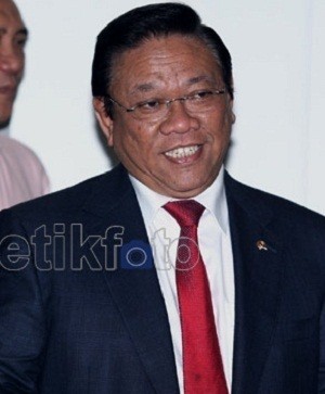 Menko Kesra Bagikan Balsem Tahap II Menko Kesra Bagikan Balsem Tahap II