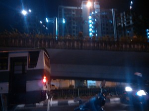 Sering Dirazia Petugas, Flyover Kalibata Tetap Ditongkrongi Pemuda