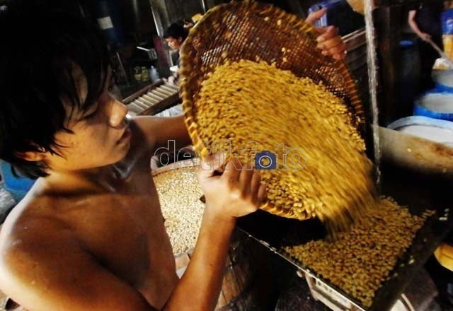 Harga Kedelai Melambung, Pengusaha Rempeyek Tak Lagi Untung