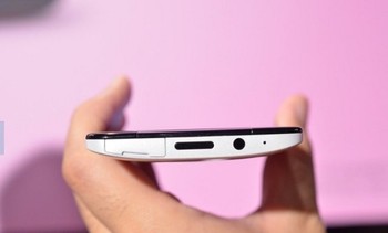     HTC Butterfly S sendiri adalah seri lanjutan dari HTC Butterfly atau dikenal juga dengan Droid DNA. (kredit foto: engadget)