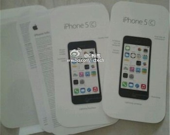     Dilihat dari user interfacenya, iPhone 5C sudah dibekali dengan iOS 7. (kredit foto: iapps)