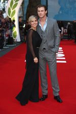 Chris Hemsworth Mesra dengan Istri