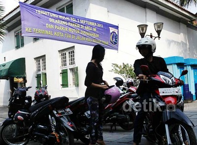 Parkir Sembarangan Masih Terlihat di Kota Tua