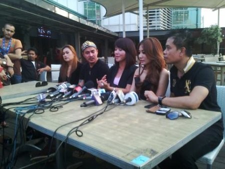 Tak Ada Penipuan, Desi Kitaro Sakit Hati kepada Tunangan Zaskia Gotik