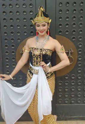  Maudy Koesnaedi Seimbangkan Antara Karier dan Anak