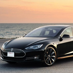 Dahlan Kunjungi Diler Mobil Listrik Tesla Buatan Pengusaha Nyentrik di AS
