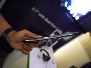 Acer mengklaim dengan teknologi suara DTS yang dimiliki Liquid S1 bermain game dan menonton video menjadi lebih seru.