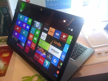 Ini adalah mode yang disebut oleh Acer dengan sebutan floating. Penggunanya hanya perlu mengarahkan bagian layarnya kearah belakang untuk menggunakan mode ini. Dengan mode ini diyakini aktivitas presentasi bakal makin menarik dan mudah dilakukan.