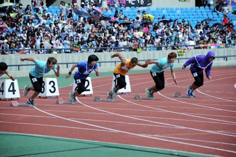 Serunya Aksi Idola KPop di Idol Athletics Championship