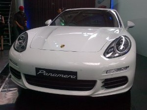 Porsche Panamera S Percantik Diri
