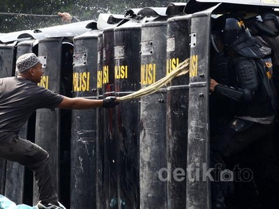 Simulasi Pengamanan Pemilu 2014