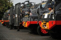 Selain simulasi pengamanan Pemilu, juga diperlihatkan beberapa unit mobil pengamanan milik Polri diantaranya mobil Wolf, Barracuda, Water Canon, Rantis APC Komodo, dan Rantis EOD Jibom.