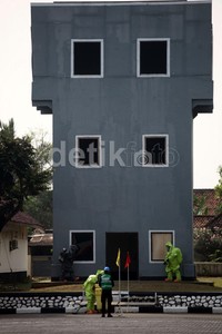 Dilakukan juga penanganan teror bom yang dilakukan oleh unit Jibom.