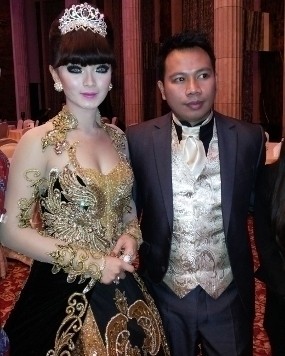Vicky Tunangan Zaskia Gotik Jadi Sorotan, Ibunda Kecapekan